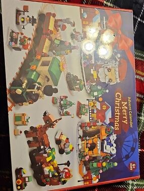 Merry Christmas Holiday Building Set Advent Calendar - Red & Green